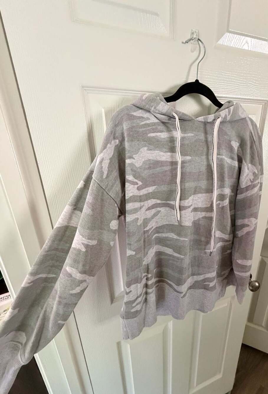 Aerie Camo Oversized Hoodie Size XS Gray Green Pullover Sweatshirt